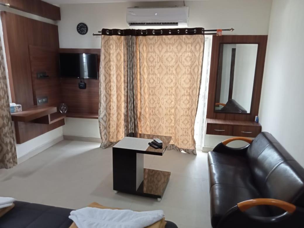 Grand Meridian Vinnamangalam Exteriör bild
