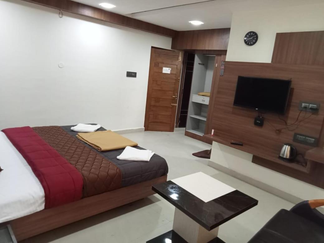 Grand Meridian Vinnamangalam Exteriör bild